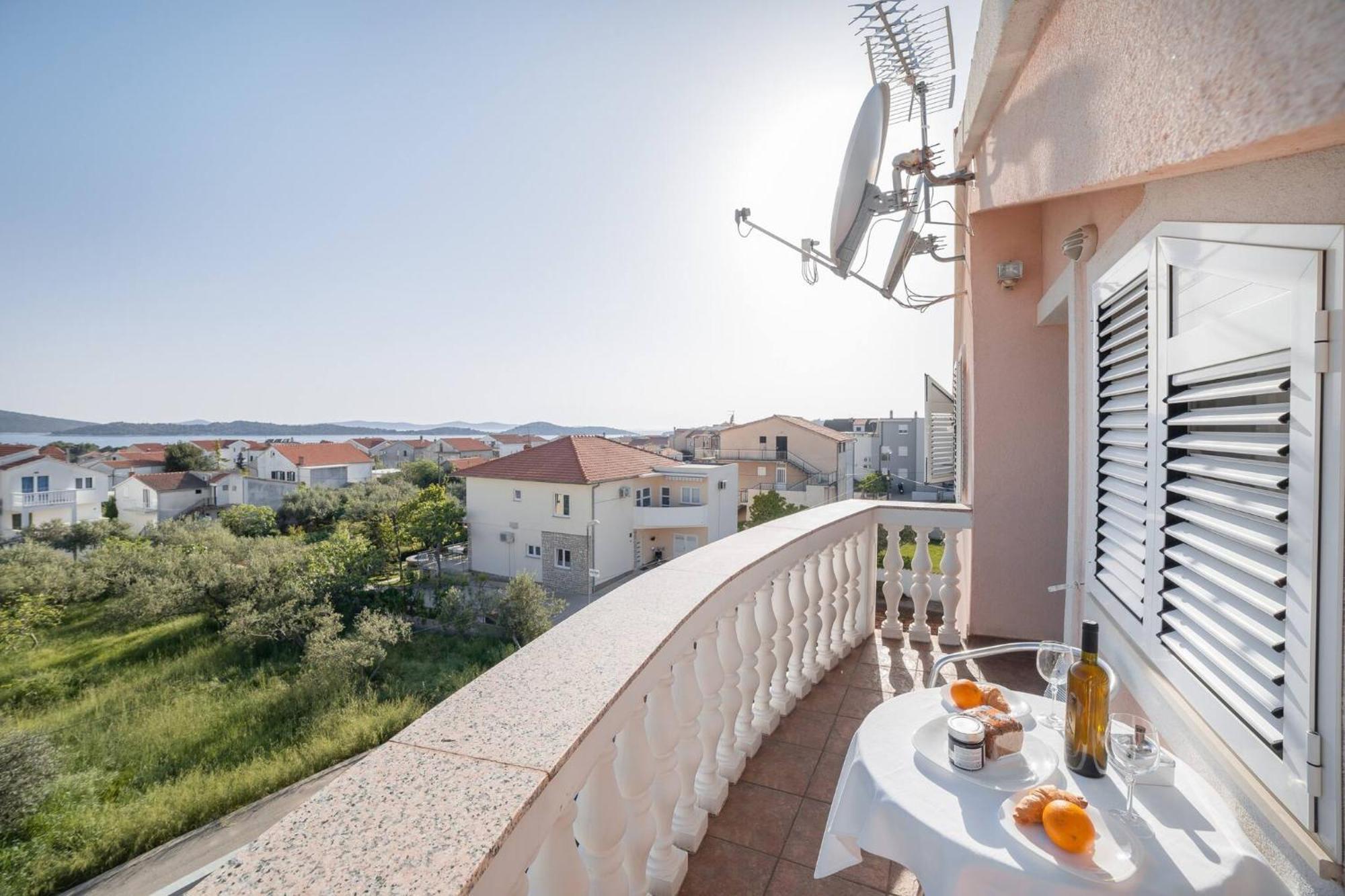Apartmán Nikol Vodice Exteriér fotografie
