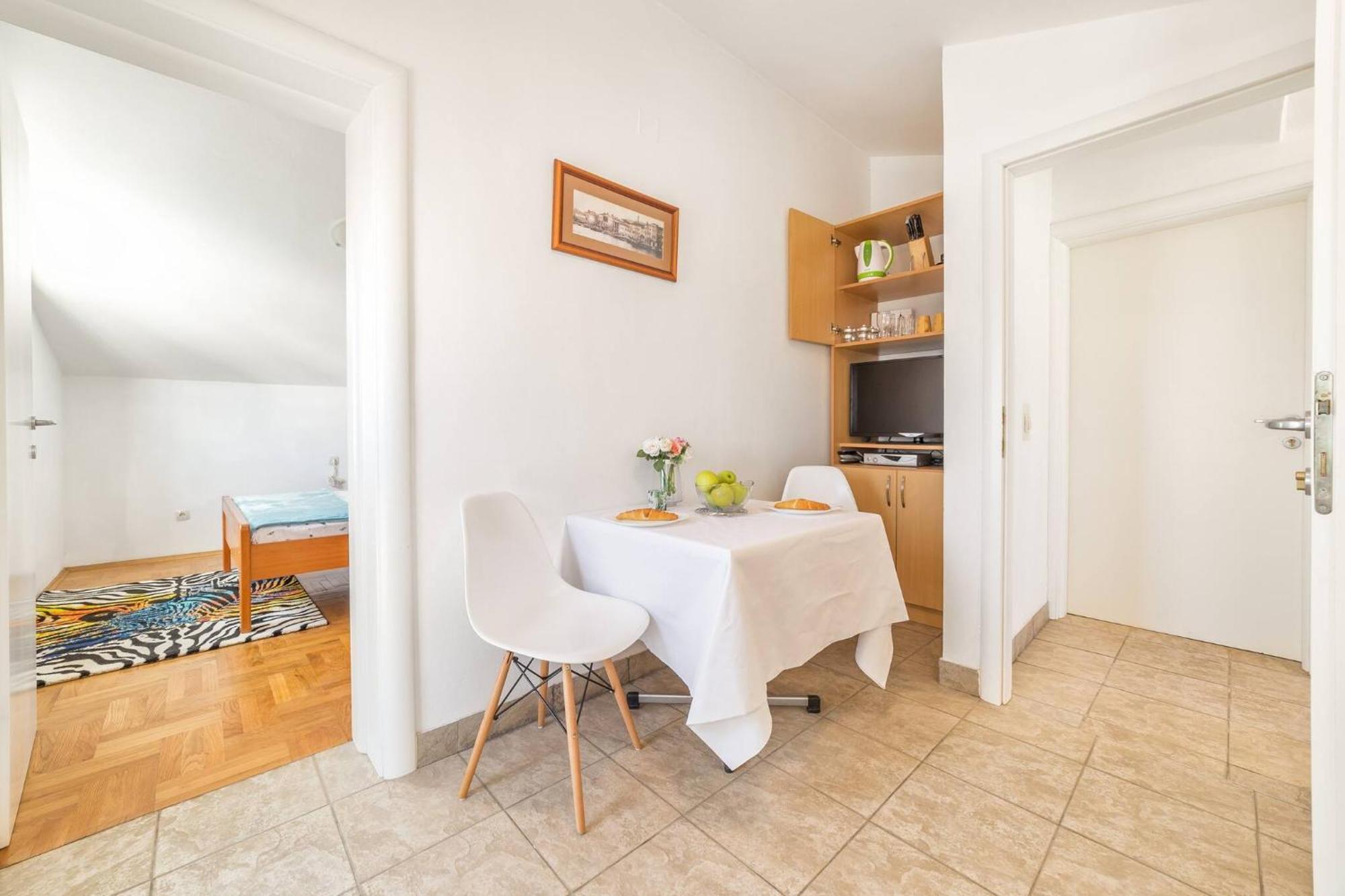 Apartmán Nikol Vodice Exteriér fotografie